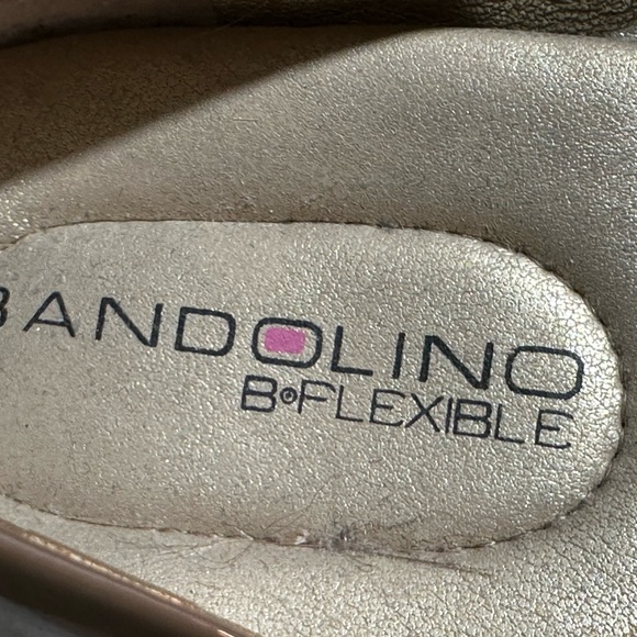 Bandolino Pumps, women's size 7.5 - Picture 4 of 6